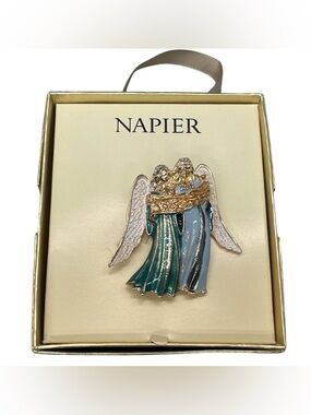 Napier Angels Pin Brooch Singing Beautiful Gold Tone Singing Christmas NEW